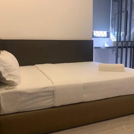 The Daily Hotel Kota Kinabalu Exteriör bild