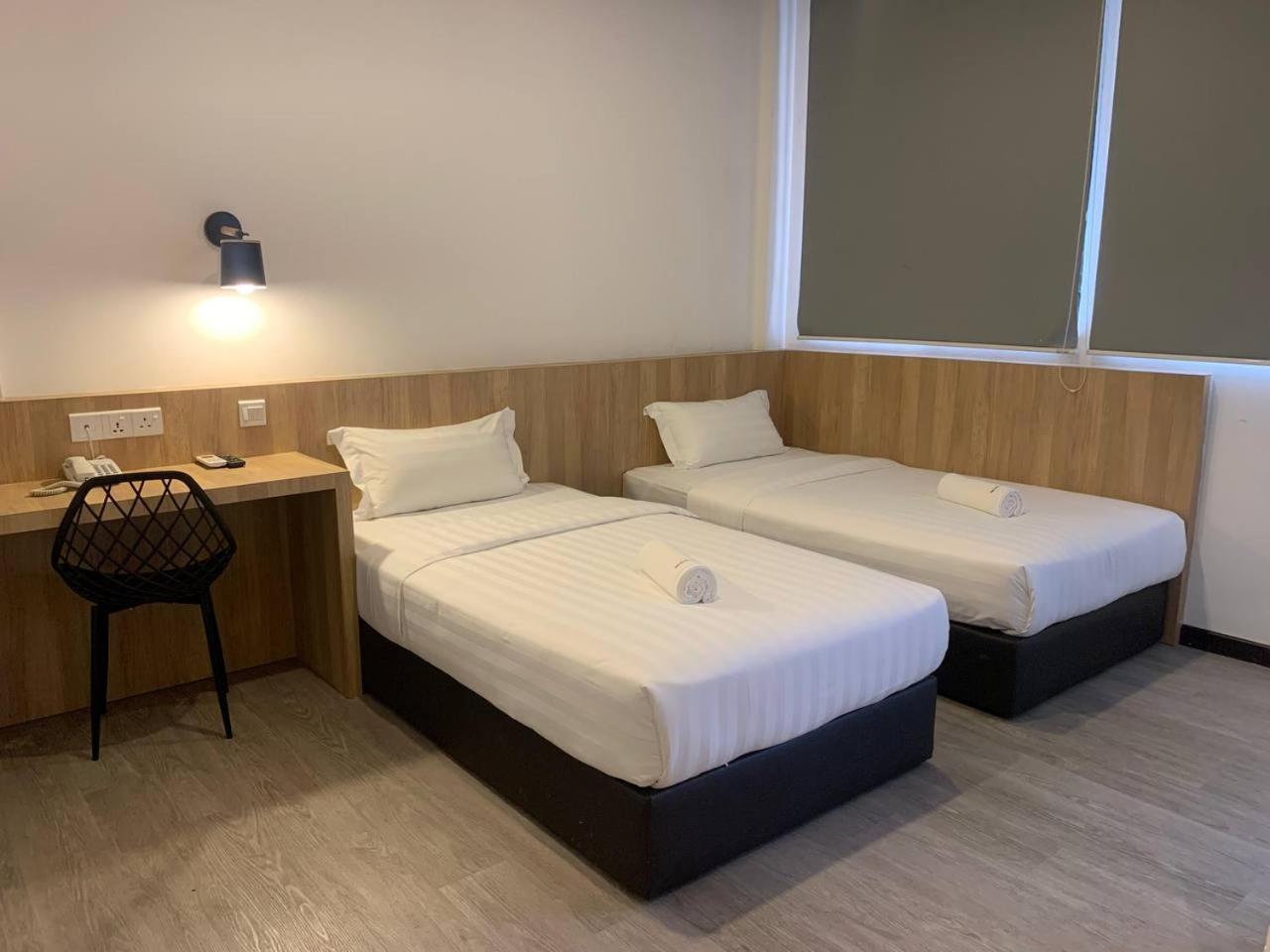 The Daily Hotel Kota Kinabalu Exteriör bild