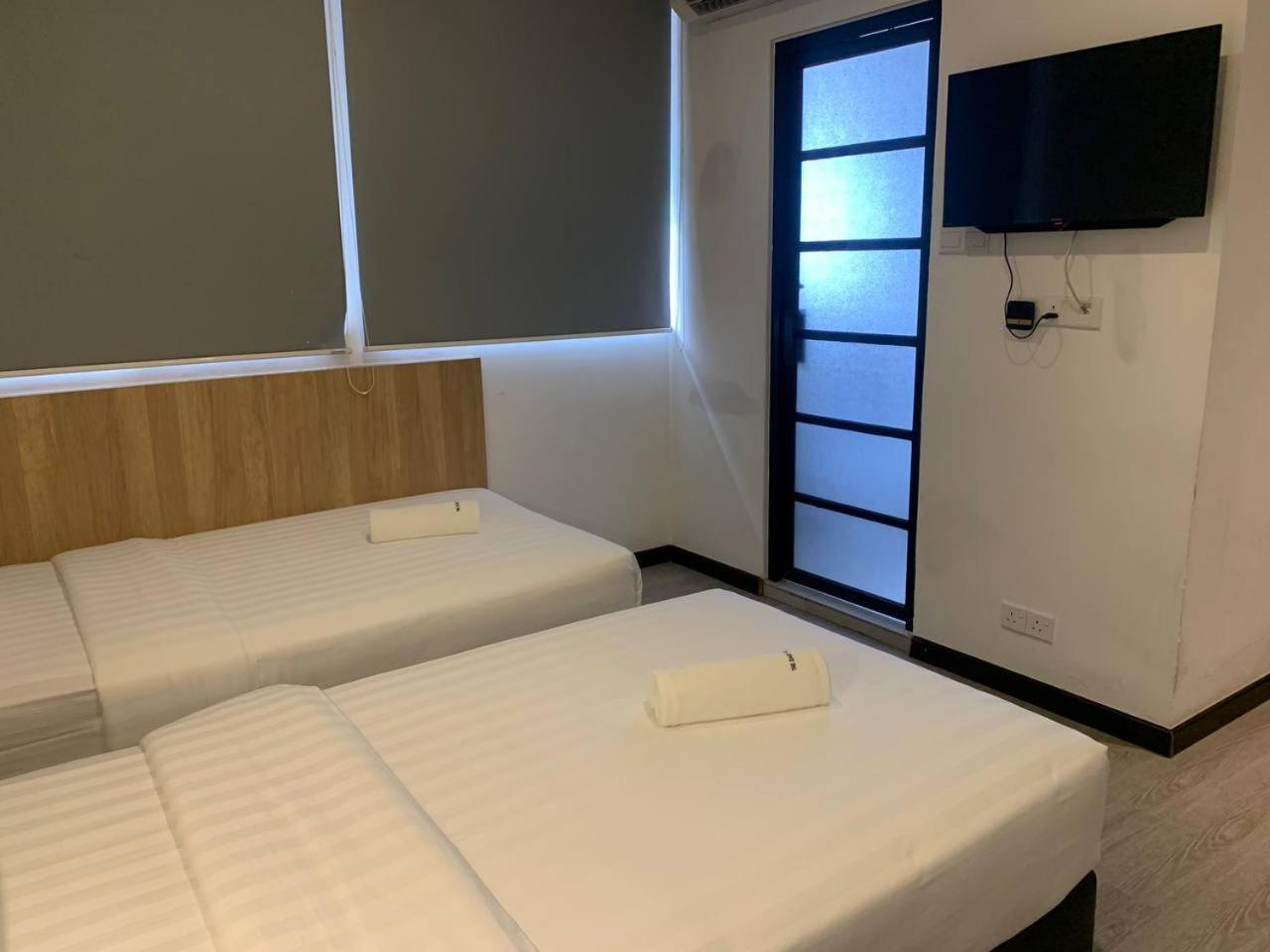 The Daily Hotel Kota Kinabalu Exteriör bild