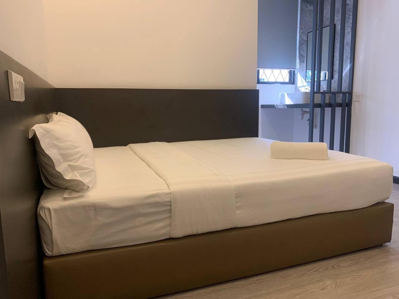 The Daily Hotel Kota Kinabalu Exteriör bild