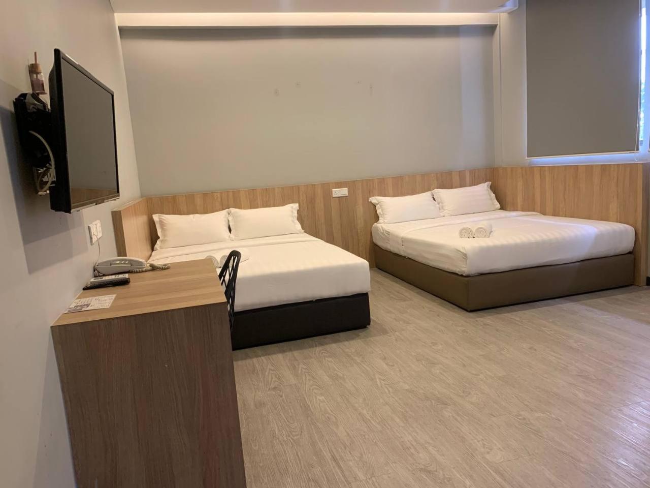 The Daily Hotel Kota Kinabalu Exteriör bild
