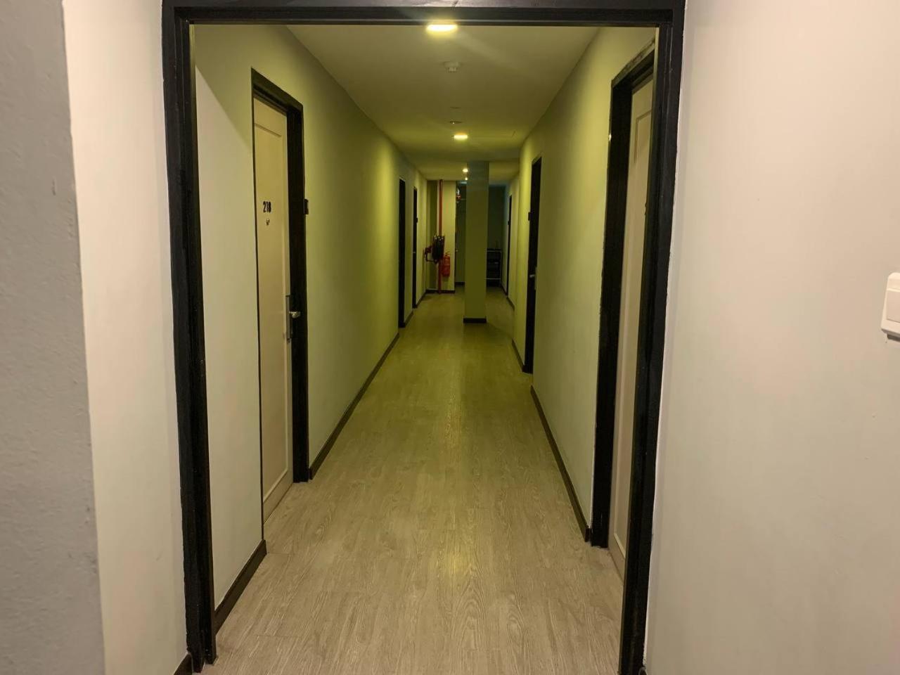 The Daily Hotel Kota Kinabalu Exteriör bild