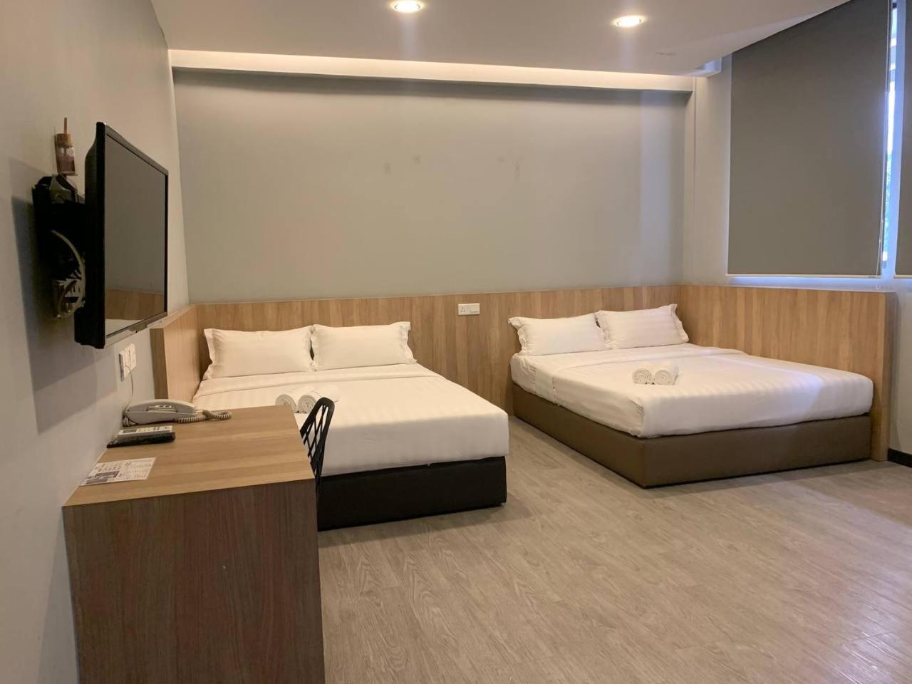 The Daily Hotel Kota Kinabalu Exteriör bild